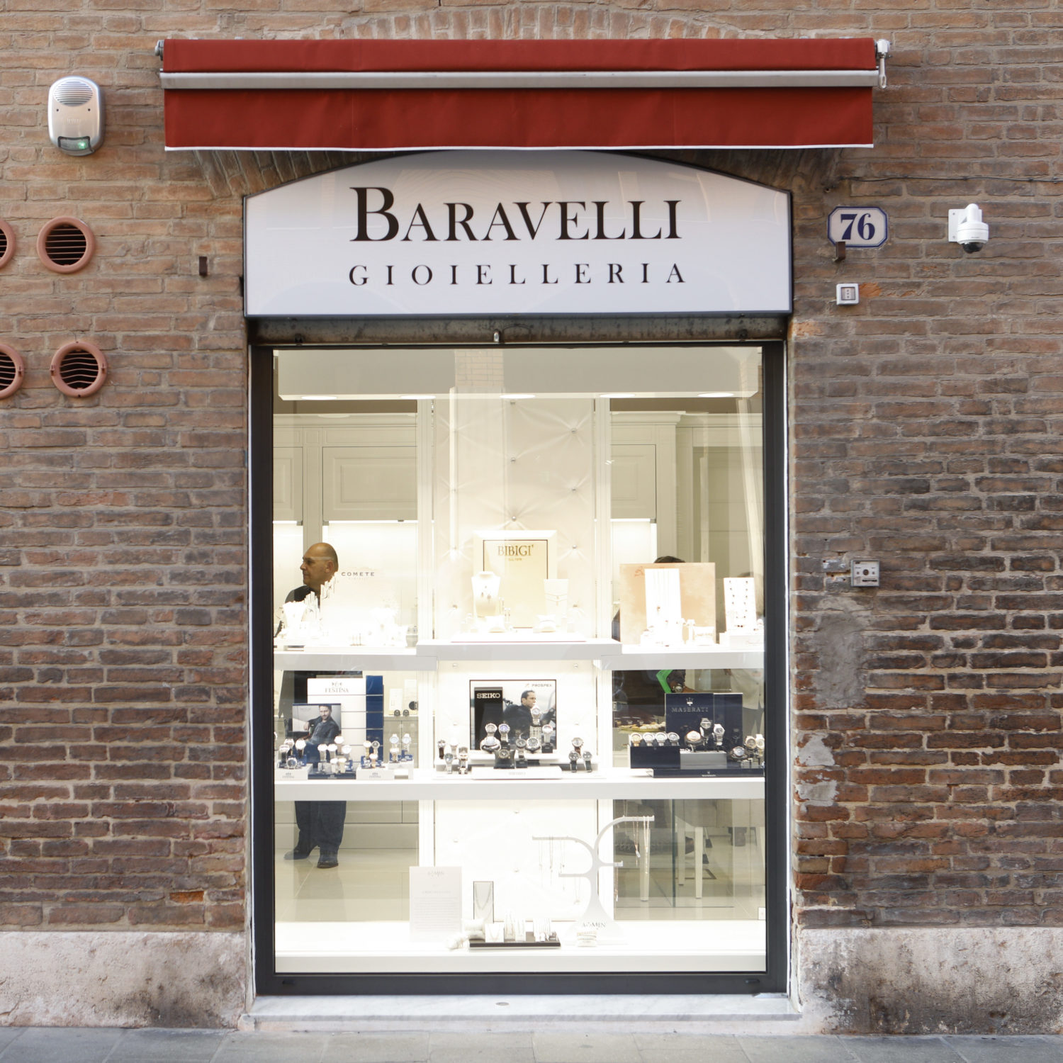 gioielleria baravelli ferrara vetrina