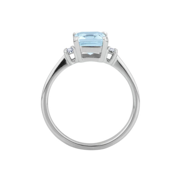 anello acquamarina taglio smeraldo oro bianco diamanti