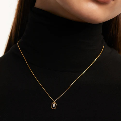 collana donna con ciondolo lettera iniziale e mini in argento placcato oro giallo e zirconi di pdpaola