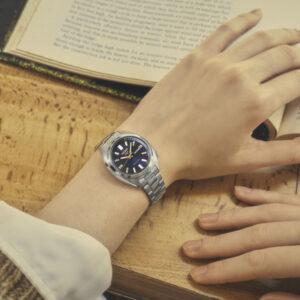 Orologio Seiko 5 Sports Lady 32mm Bracciale Acciaio Quadrante Blu SRE021K1-2