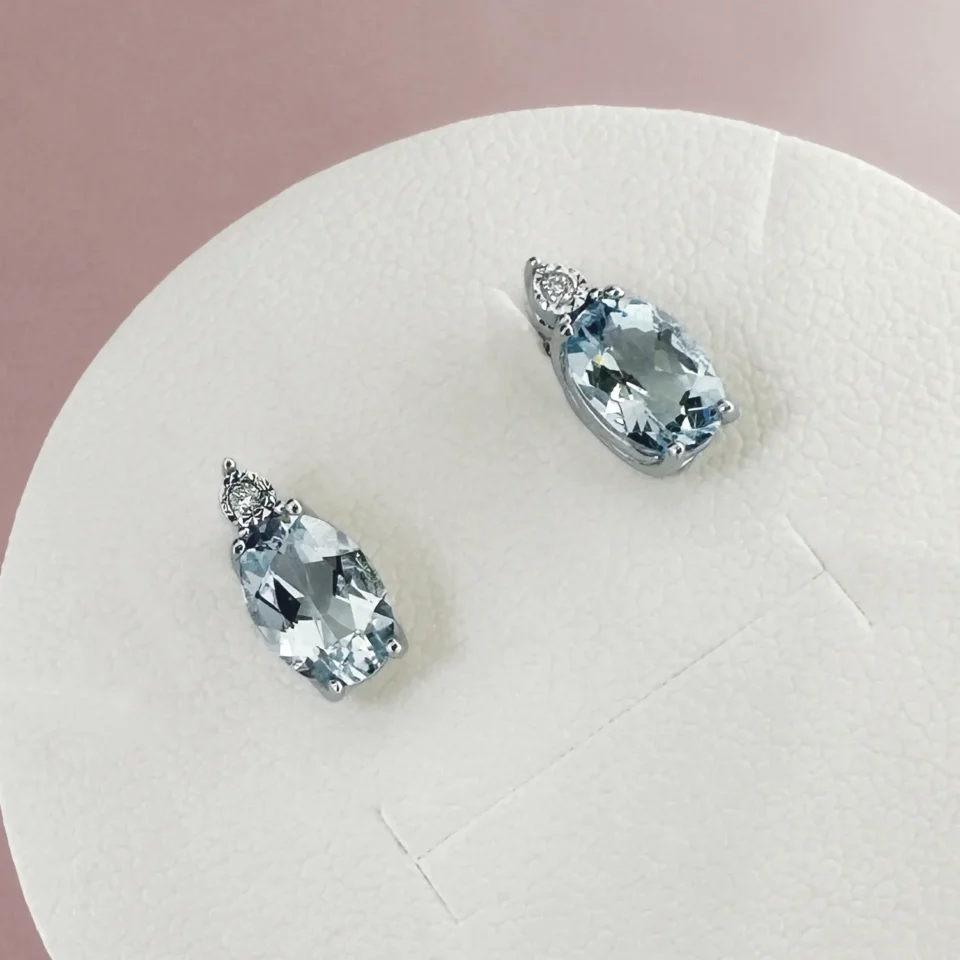orecchini comete gioielli oro bianco 375 con acquamarina ovale e diamanti korq001