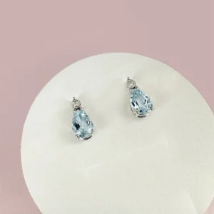 orecchini oro bianco con acquamarina a goccia e diamanti comete gioielli korq002