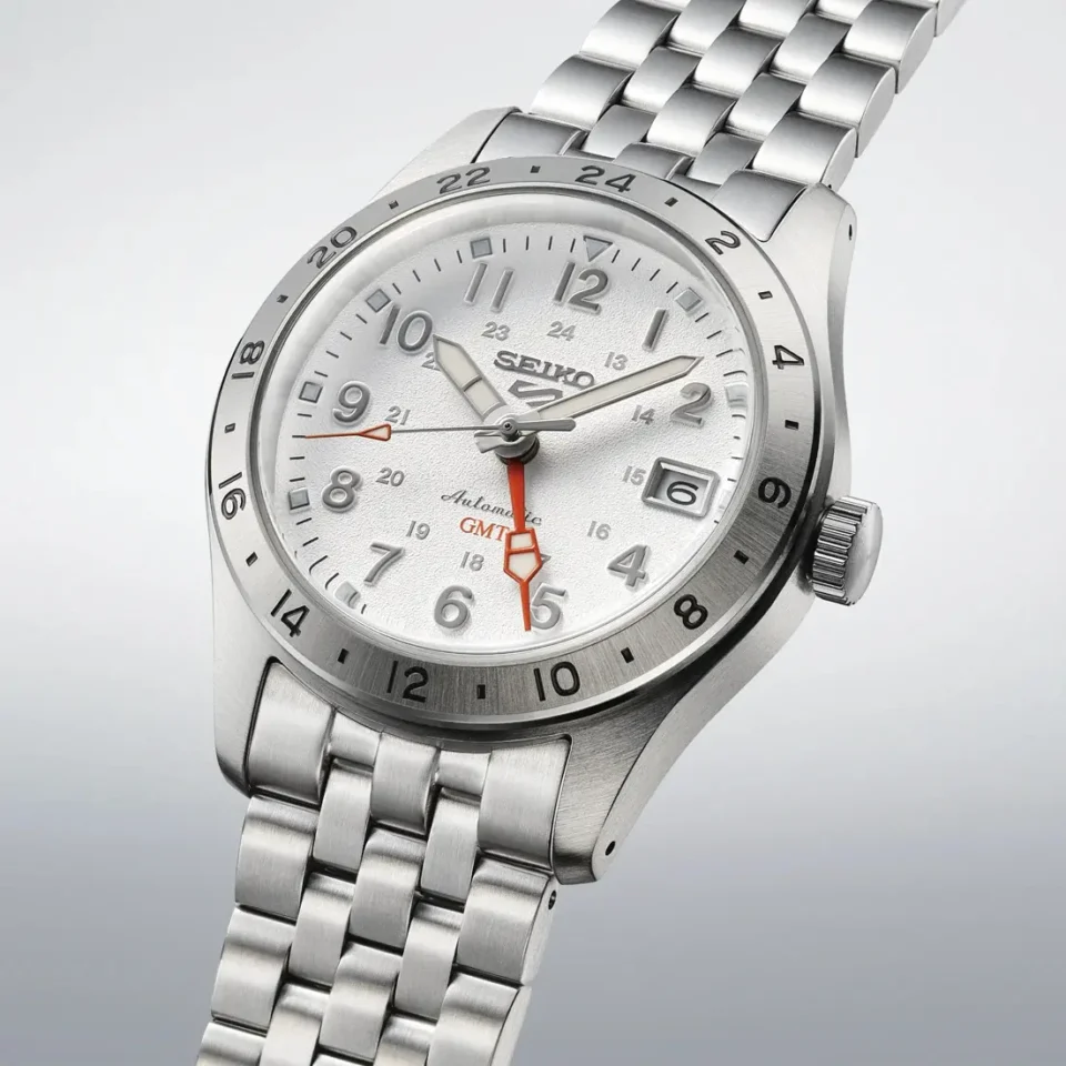 Orologio-Seiko-5-Sport-GMT-Explorer-Automatico-Quadrante-Bianco-Bracciale-Acciaio-SSK059K1.