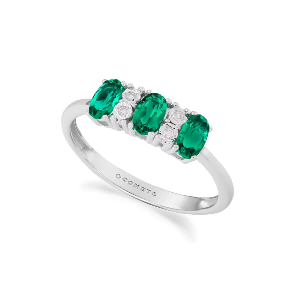 anello trilogy oro bianco con smeraldi ricristallizzati e diamanti naturali comete gioielli kanb1908